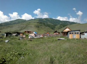 Большущий холм и маленькие домики_2.jpg